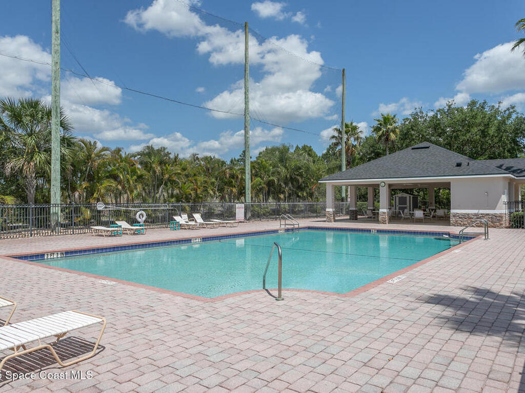 560 Remington Green Drive, Palm Bay, FL 32909