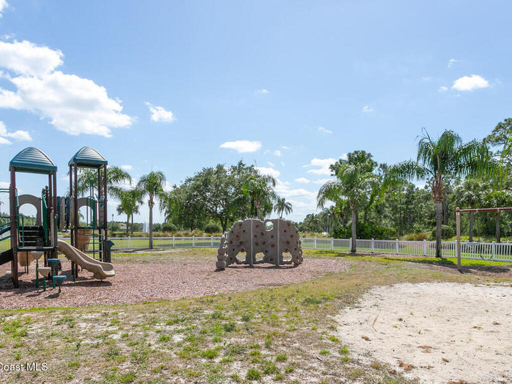 560 Remington Green Drive, Palm Bay, FL 32909