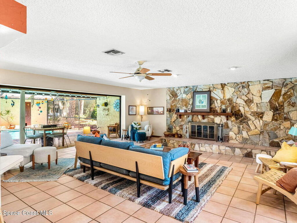 1475 S Oaks Drive, Merritt Island, FL 32952