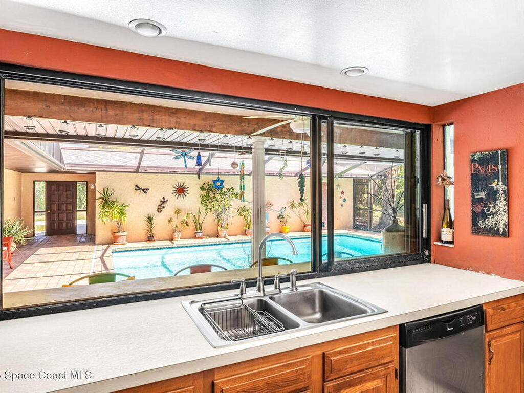 1475 S Oaks Drive, Merritt Island, FL 32952