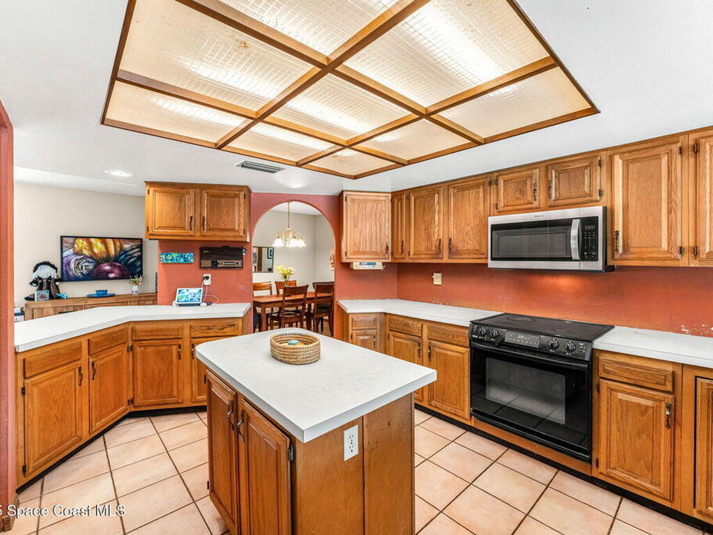 1475 S Oaks Drive, Merritt Island, FL 32952