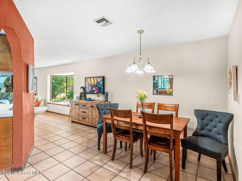 1475 S Oaks Drive, Merritt Island, FL 32952