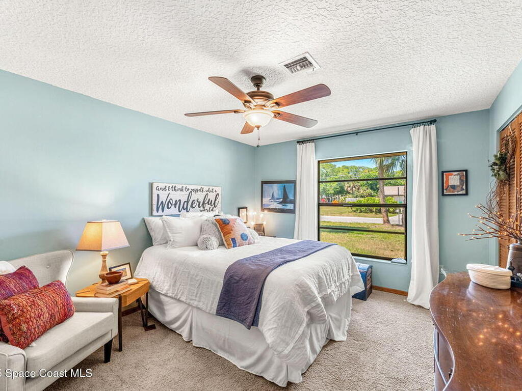1475 S Oaks Drive, Merritt Island, FL 32952