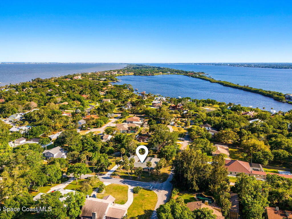 1475 S Oaks Drive, Merritt Island, FL 32952