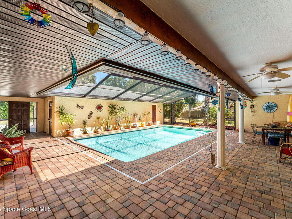 1475 S Oaks Drive, Merritt Island, FL 32952
