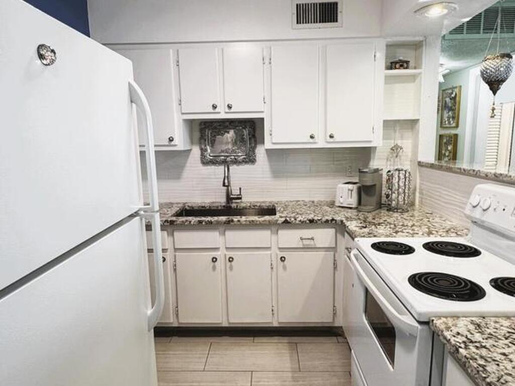 205 Buccaneer Avenue, Merritt Island, FL 32952