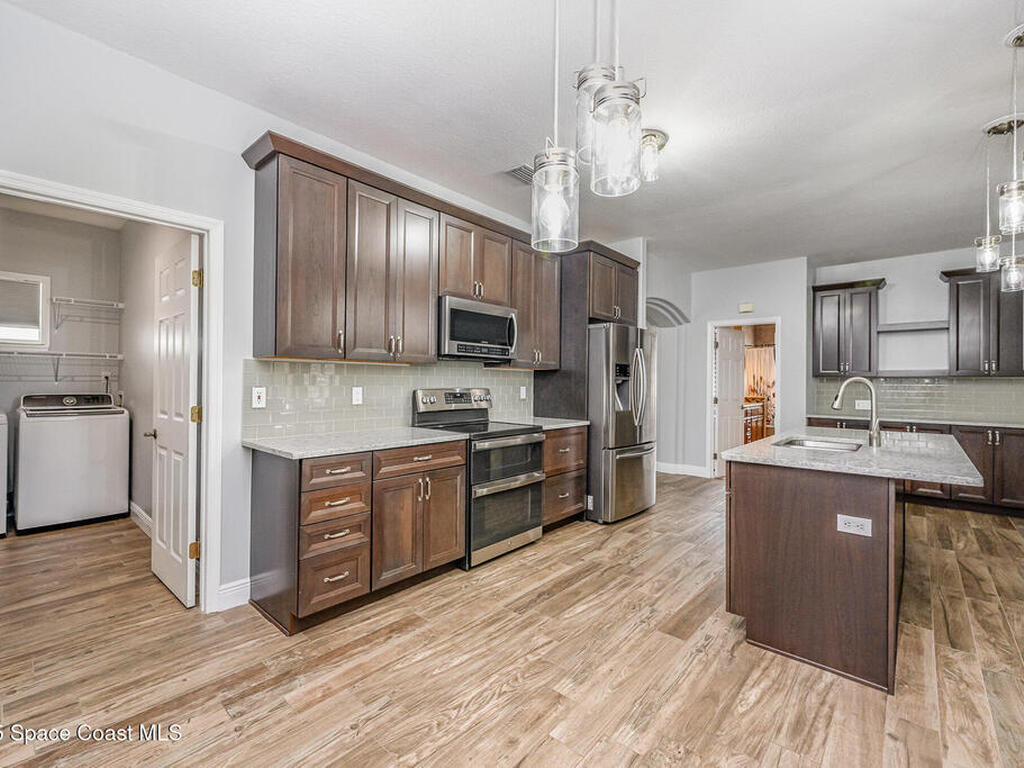 1534 Knoll Ridge Drive, Melbourne, FL 32940