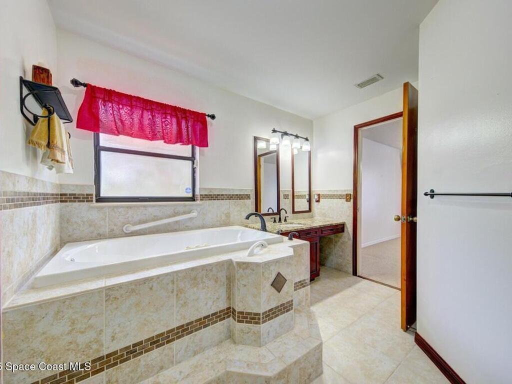 899 Wandering Pine Trail, Rockledge, FL 32955