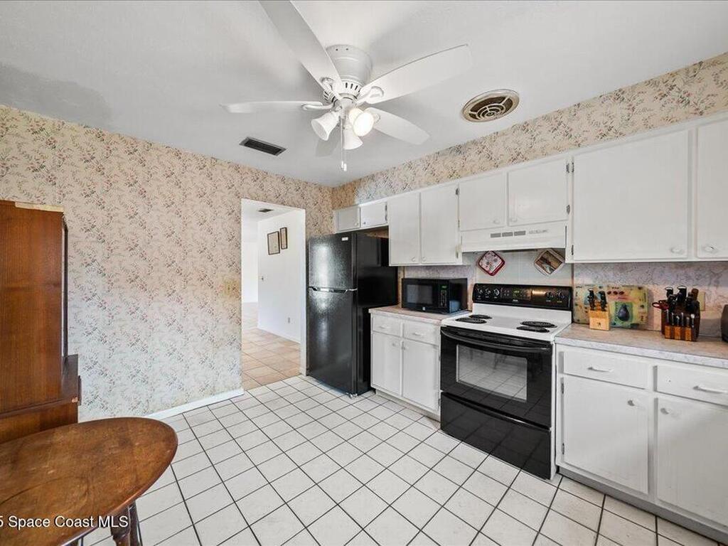 945 E Richland Avenue, Merritt Island, FL 32953