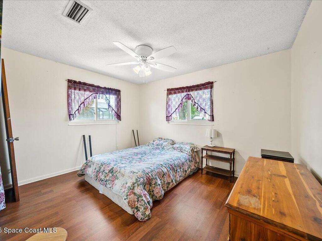 945 E Richland Avenue, Merritt Island, FL 32953