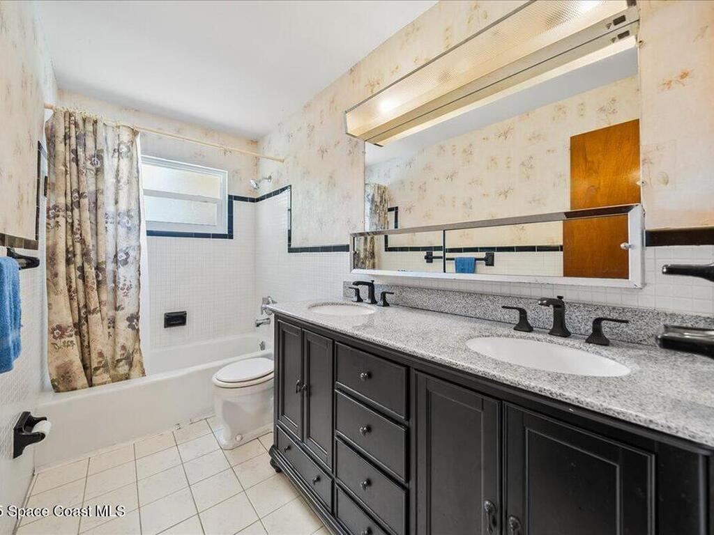 945 E Richland Avenue, Merritt Island, FL 32953