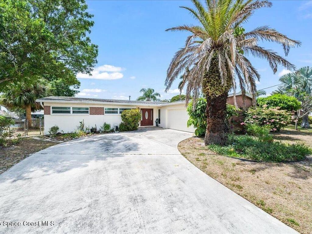 945 E Richland Avenue, Merritt Island, FL 32953