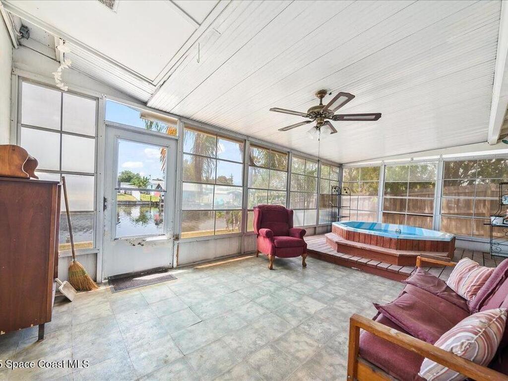 945 E Richland Avenue, Merritt Island, FL 32953