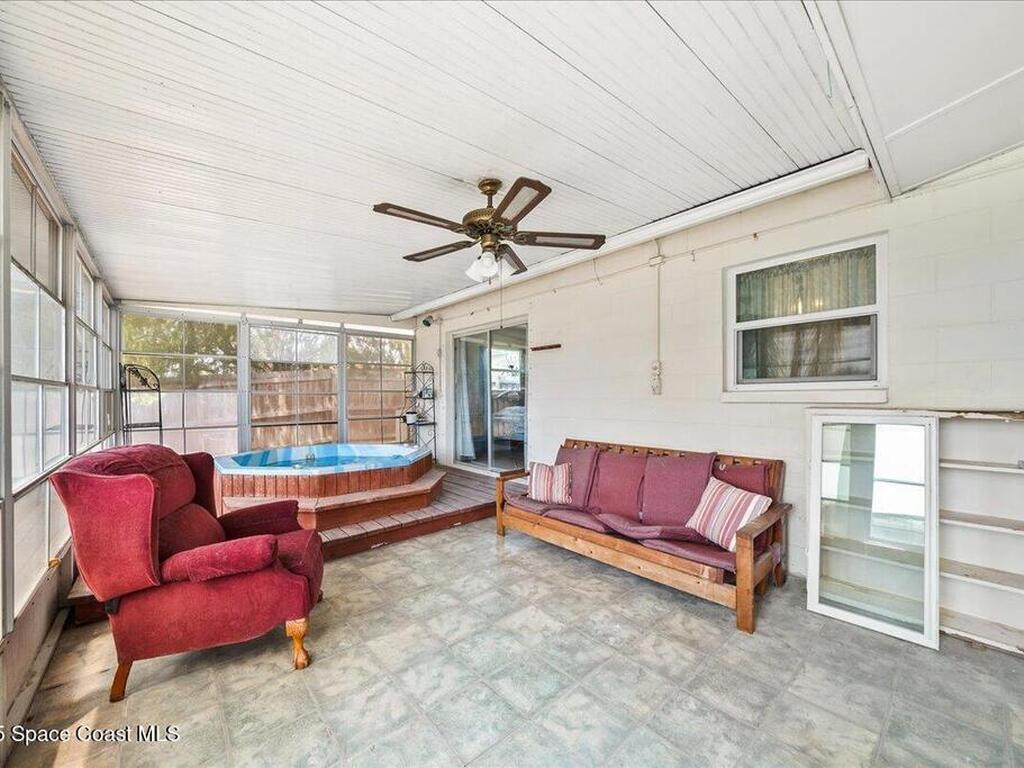 945 E Richland Avenue, Merritt Island, FL 32953