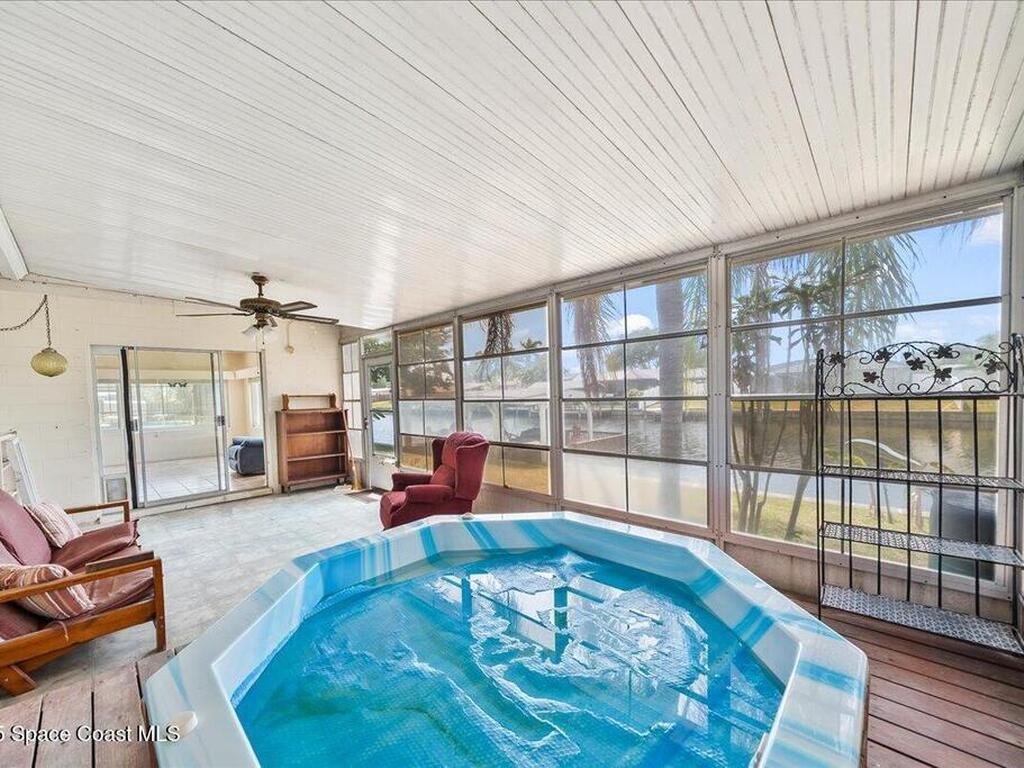 945 E Richland Avenue, Merritt Island, FL 32953