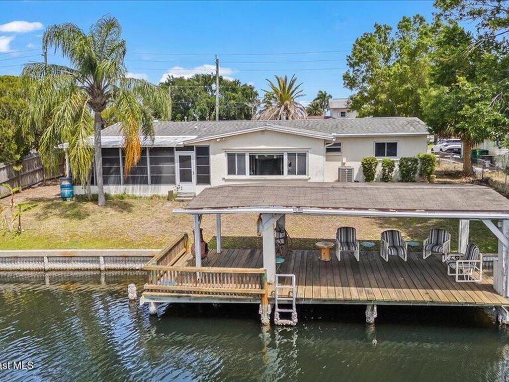 945 E Richland Avenue, Merritt Island, FL 32953
