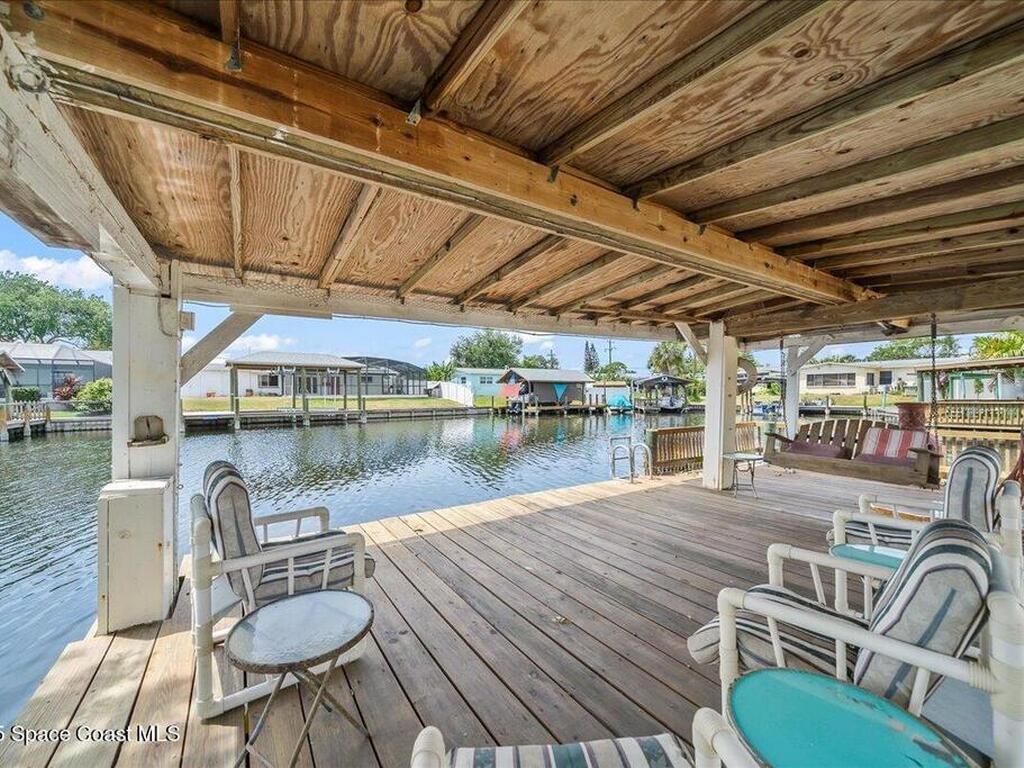 945 E Richland Avenue, Merritt Island, FL 32953