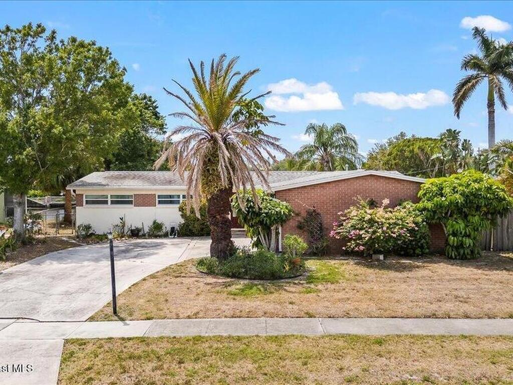 945 E Richland Avenue, Merritt Island, FL 32953