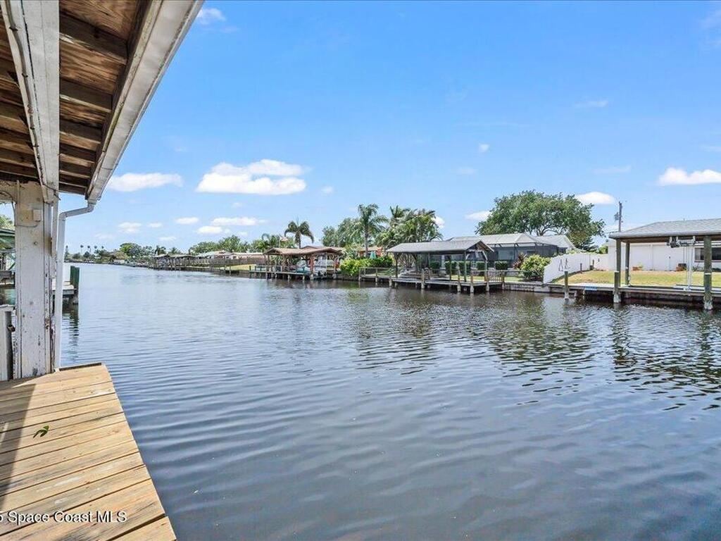 945 E Richland Avenue, Merritt Island, FL 32953