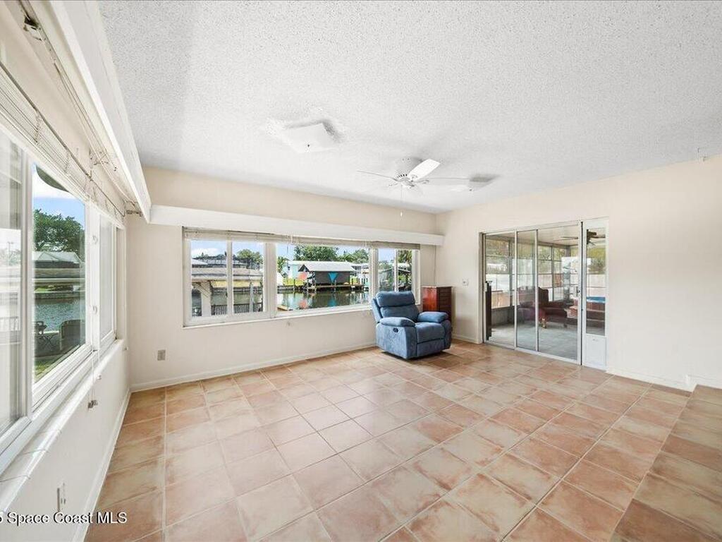 945 E Richland Avenue, Merritt Island, FL 32953