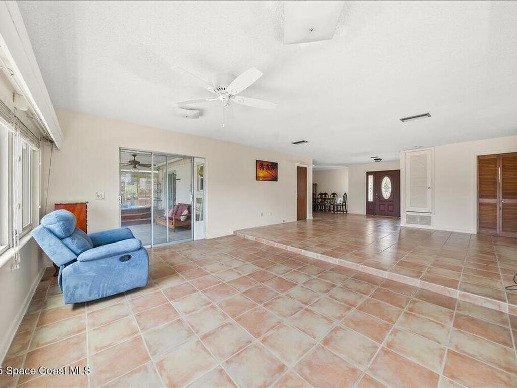 945 E Richland Avenue, Merritt Island, FL 32953