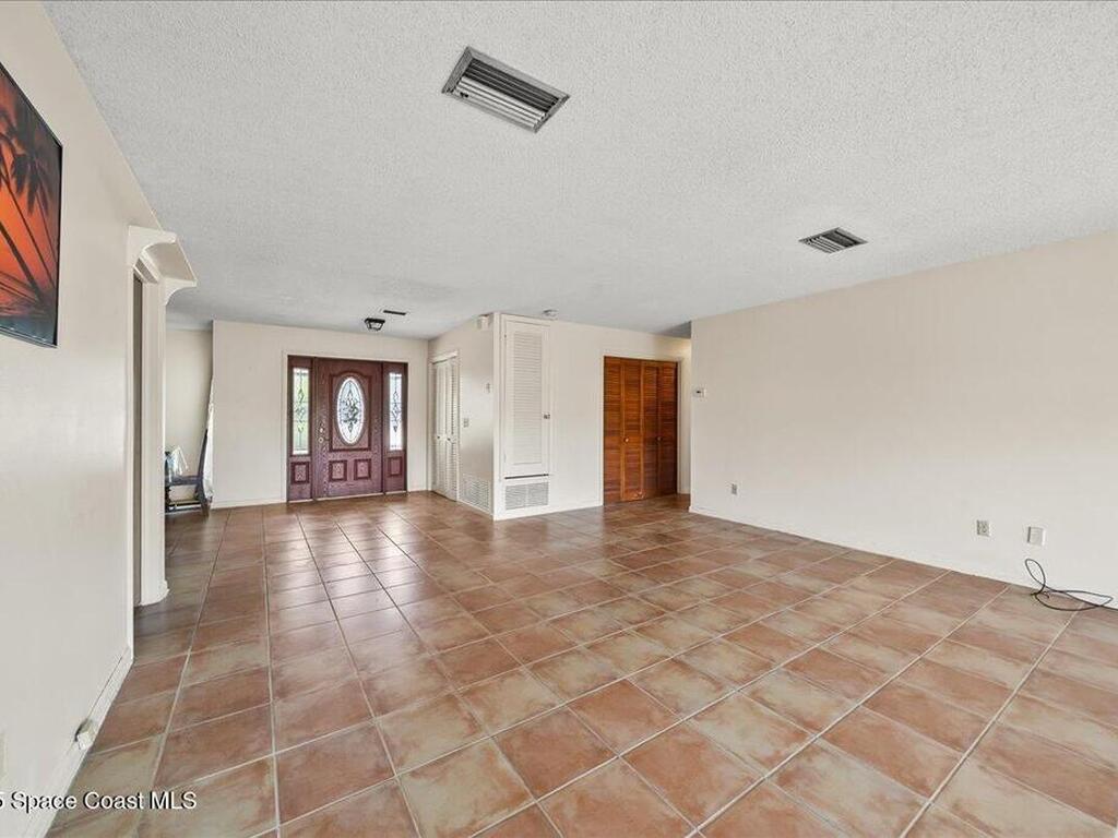 945 E Richland Avenue, Merritt Island, FL 32953