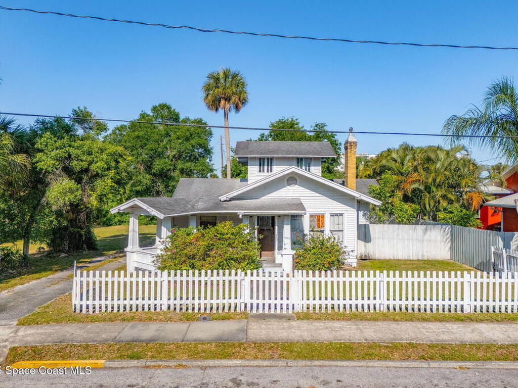 2106 Vernon Place, Melbourne, FL 32901