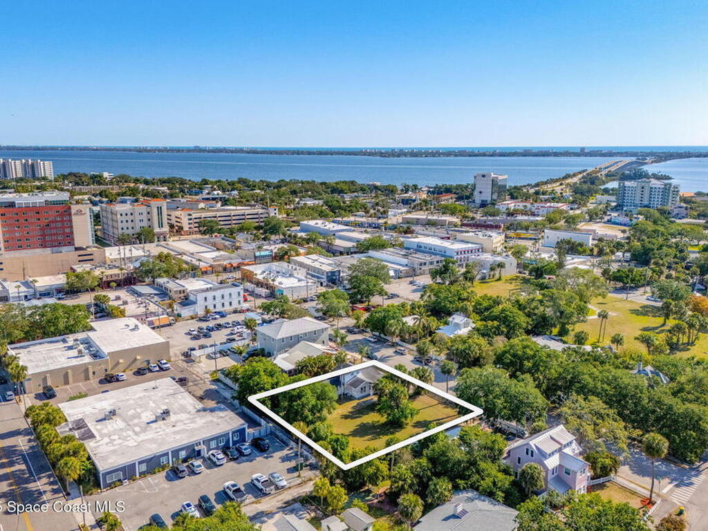 2106 Vernon Place, Melbourne, FL 32901