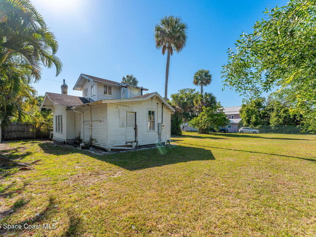 2106 Vernon Place, Melbourne, FL 32901