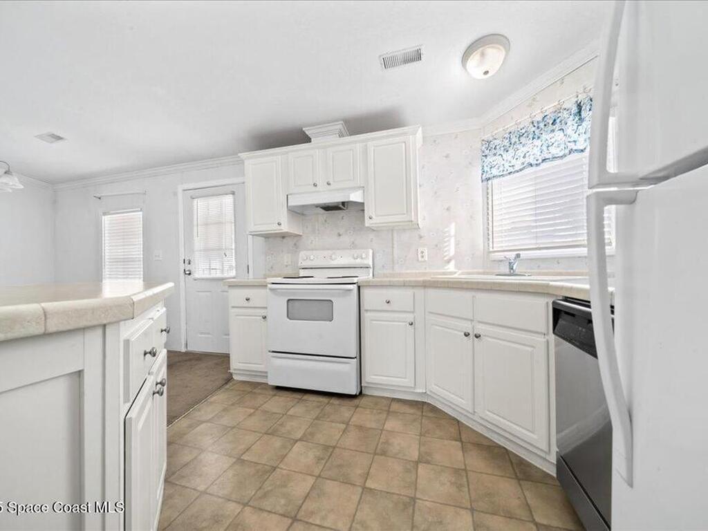 641 Hyacinth Circle, Barefoot Bay, FL 32976