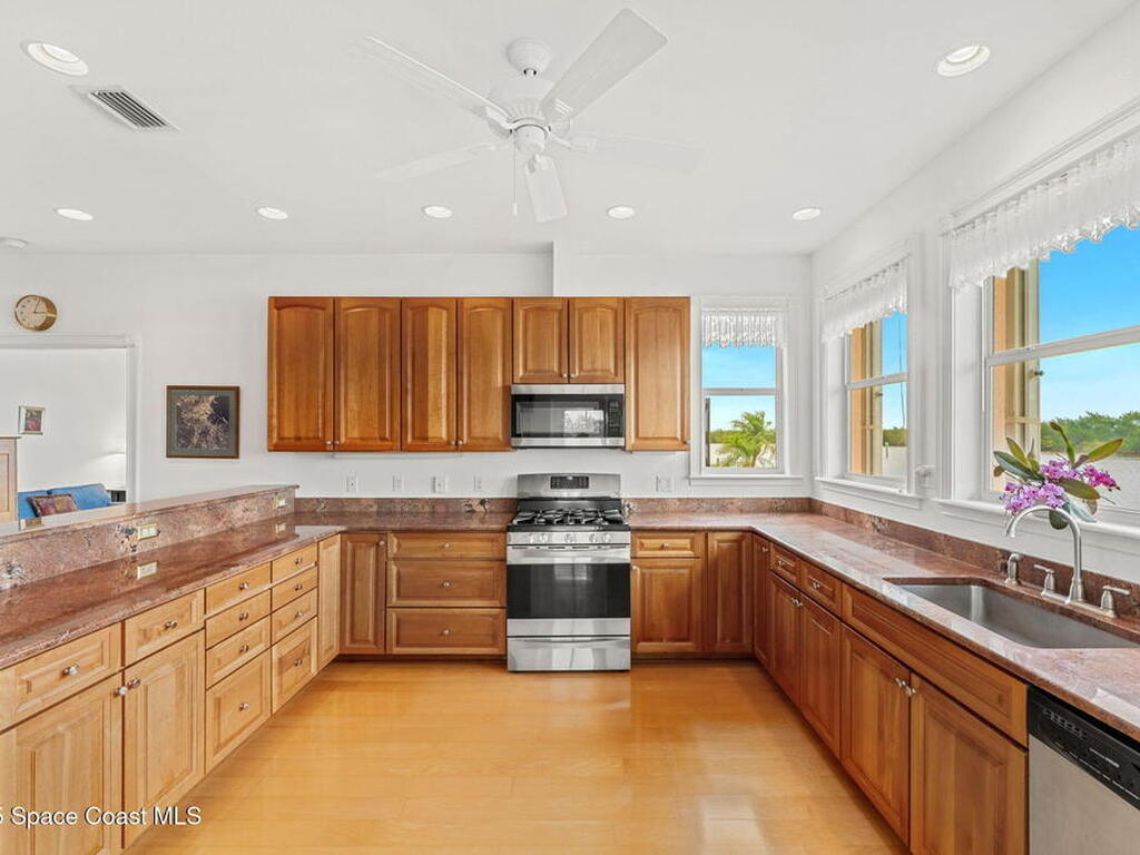 1947 Sykes Creek Drive, Merritt Island, FL 32953