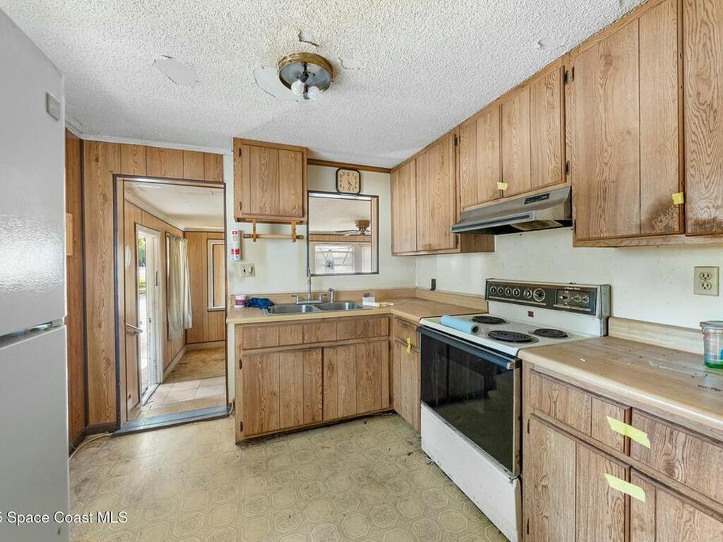 4060 Coquina Avenue, Titusville, FL 32780