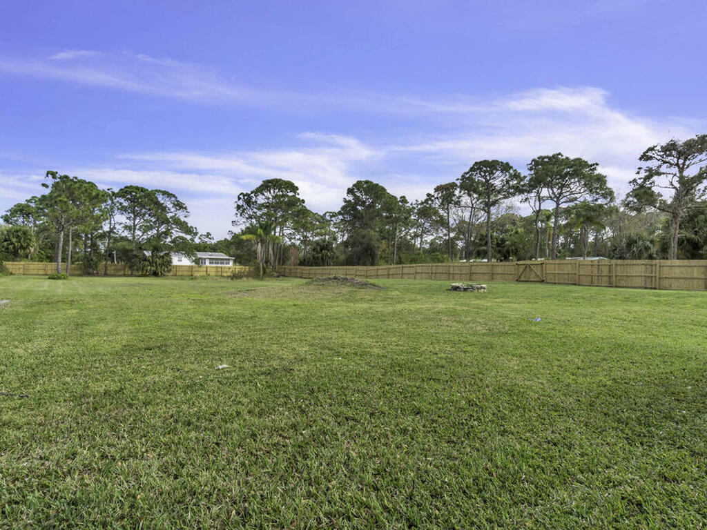 8625 Fleming Grant Road, Sebastian, FL 32976