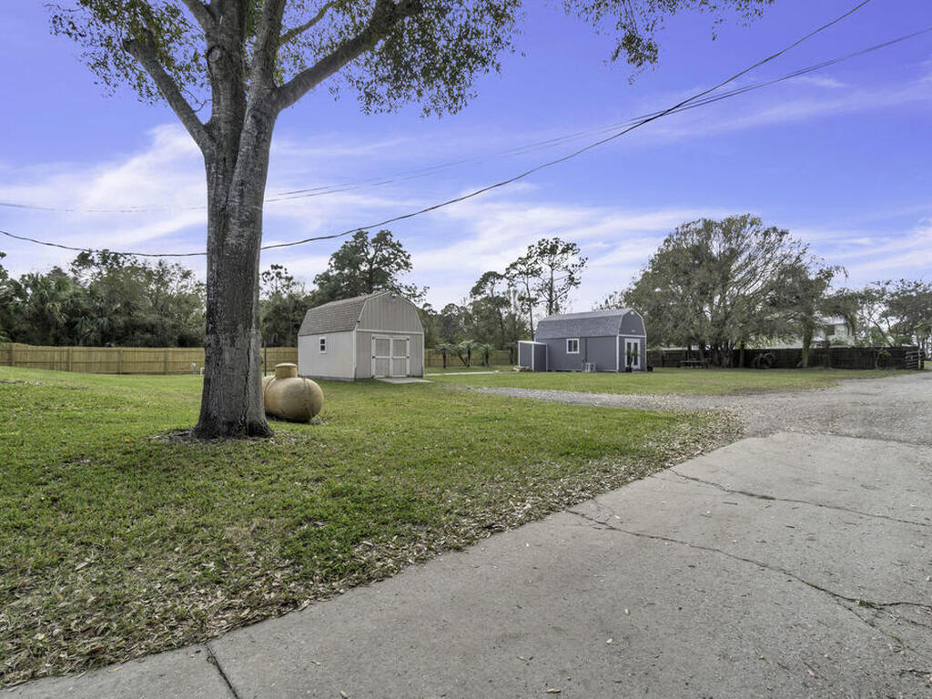 8625 Fleming Grant Road, Sebastian, FL 32976