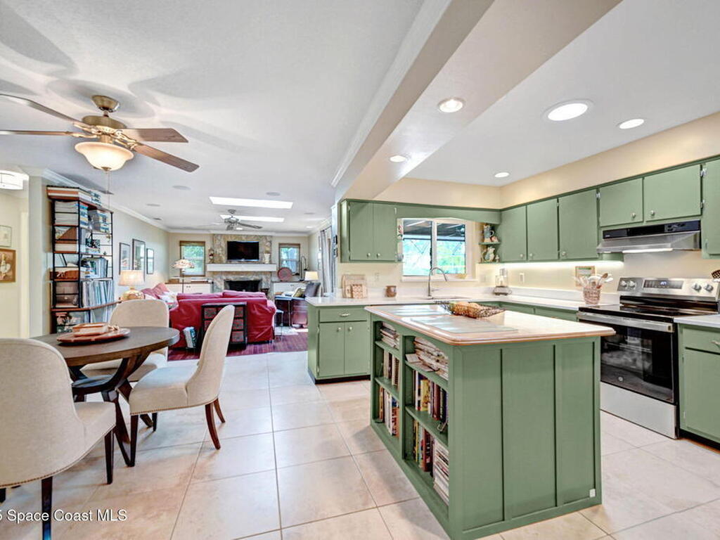 847 Kerry Downs Circle, Melbourne, FL 32940
