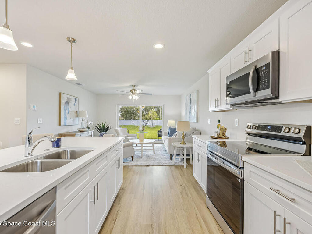 207 Hidden Woods Place, Melbourne, FL 32901