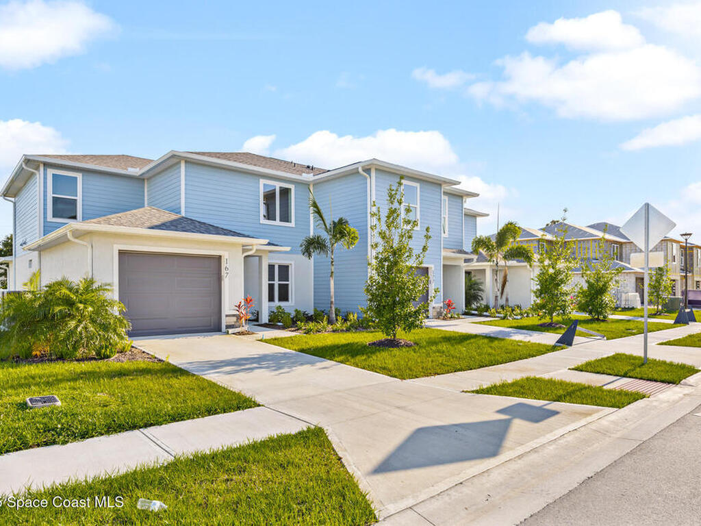 207 Hidden Woods Place, Melbourne, FL 32901