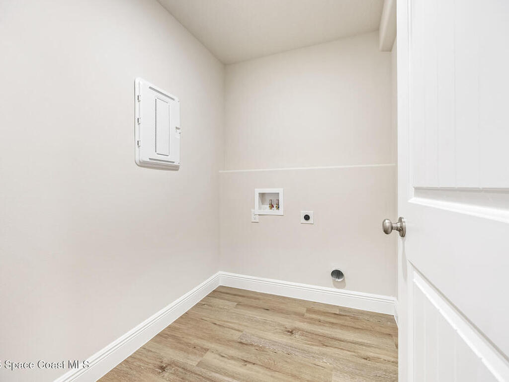 207 Hidden Woods Place, Melbourne, FL 32901