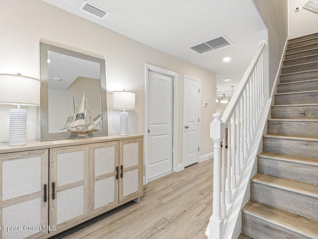 207 Hidden Woods Place, Melbourne, FL 32901