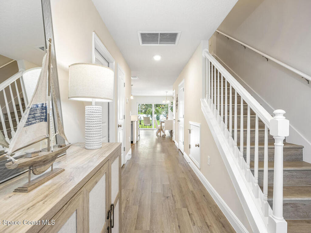207 Hidden Woods Place, Melbourne, FL 32901