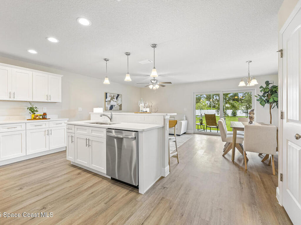 207 Hidden Woods Place, Melbourne, FL 32901