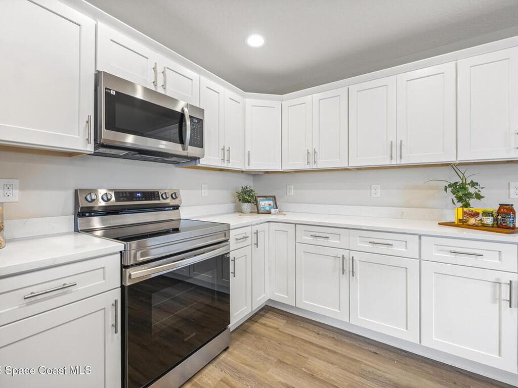 207 Hidden Woods Place, Melbourne, FL 32901