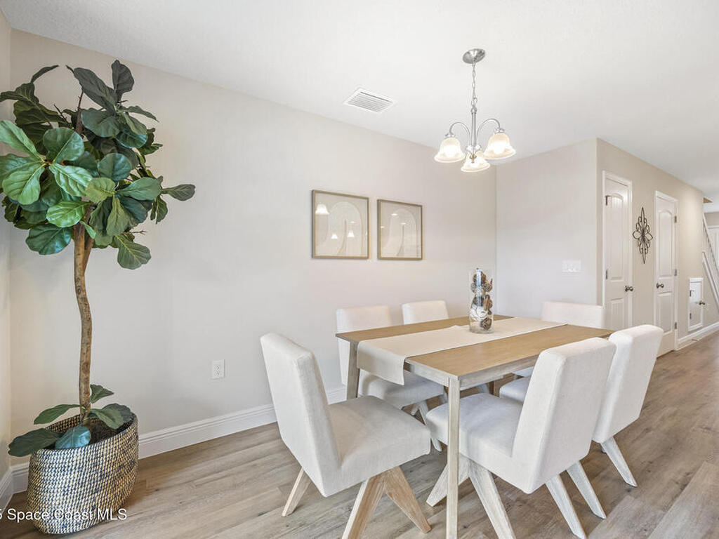 207 Hidden Woods Place, Melbourne, FL 32901