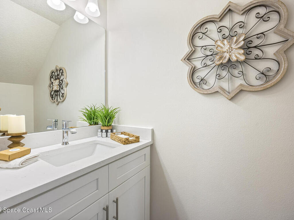 207 Hidden Woods Place, Melbourne, FL 32901
