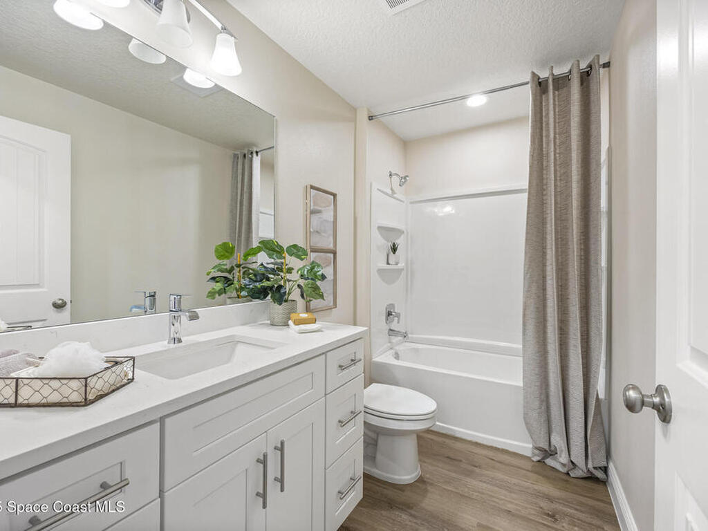 207 Hidden Woods Place, Melbourne, FL 32901