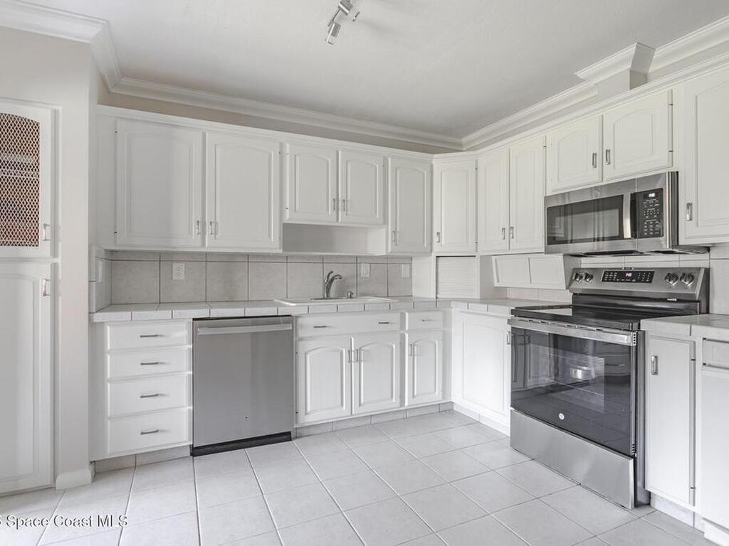3212 S Lakeview Circle, Ft. Pierce, FL 34949