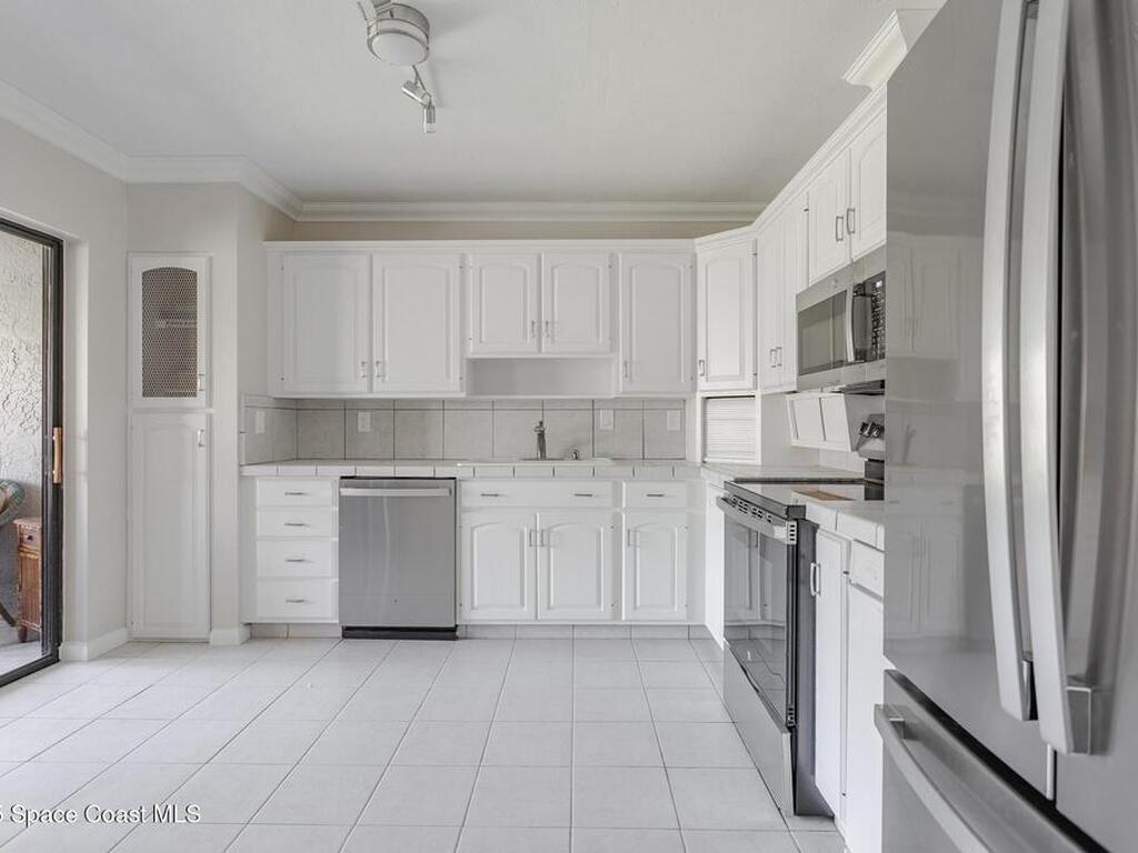 3212 S Lakeview Circle, Ft. Pierce, FL 34949