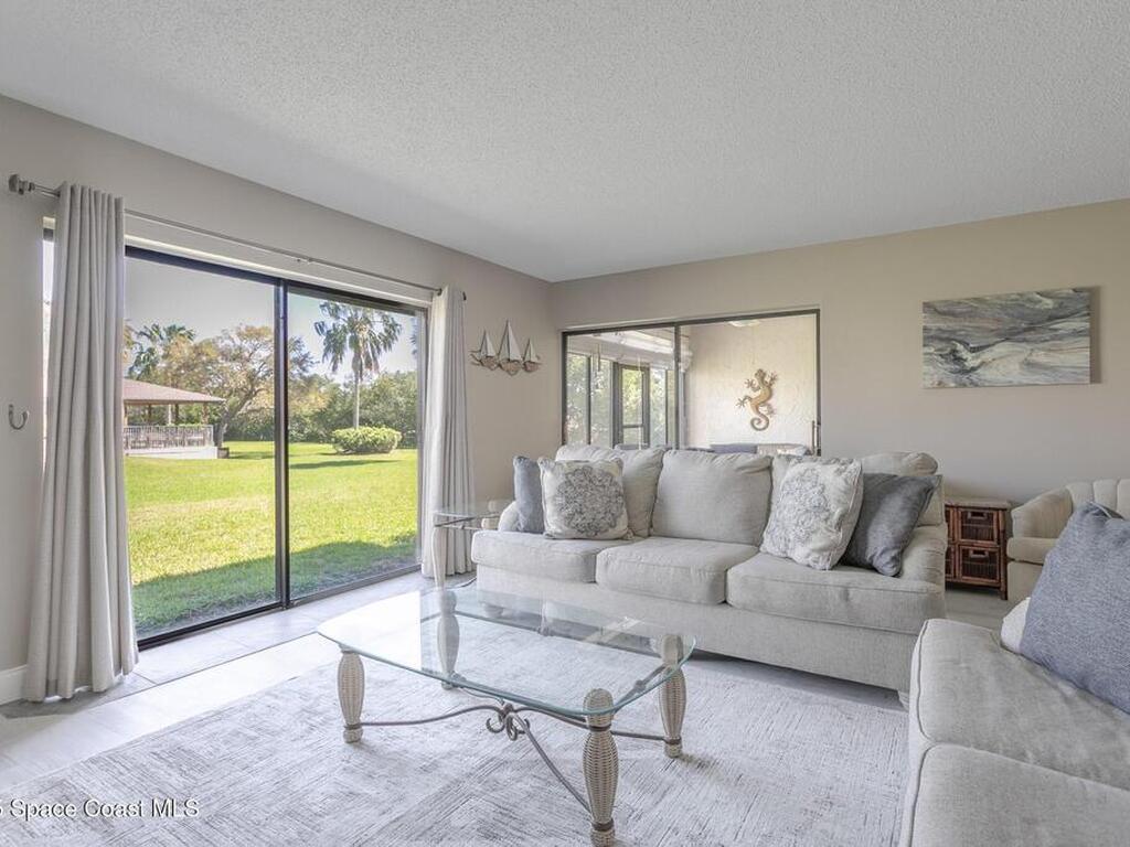 3212 S Lakeview Circle, Ft. Pierce, FL 34949