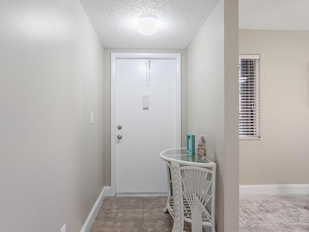 3212 S Lakeview Circle, Ft. Pierce, FL 34949