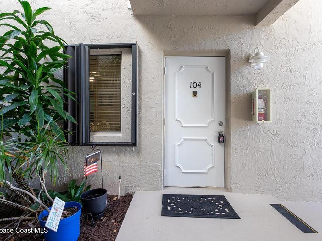 3212 S Lakeview Circle, Ft. Pierce, FL 34949